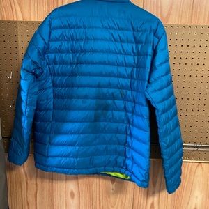 2 Patagonia puff jackets, no holes, minimal wear